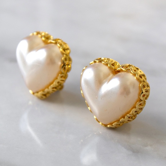 Chanel Vintage S/S1992 Pearl Heart Gold Collection 28 Clip Earrings Brooch Set - Picture 5 of 13